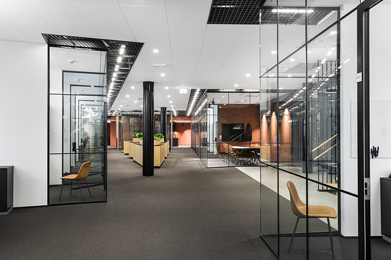 公司辦公室裝修現(xiàn)場(chǎng)效果